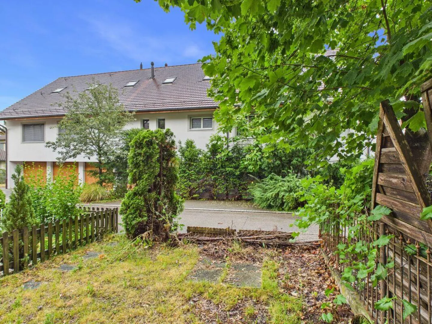 Charming 4.5-Room Terraced House in a Quiet Residential Area - Photo 11 of 13