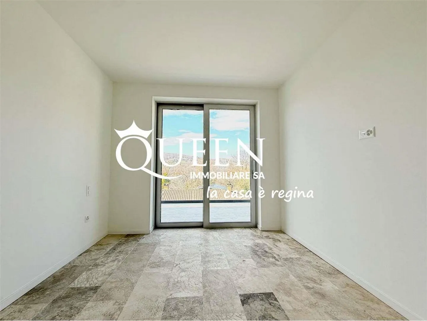 Carabbia: Villa con 6,5 camere, giardino e piscina - Foto 10 di 13