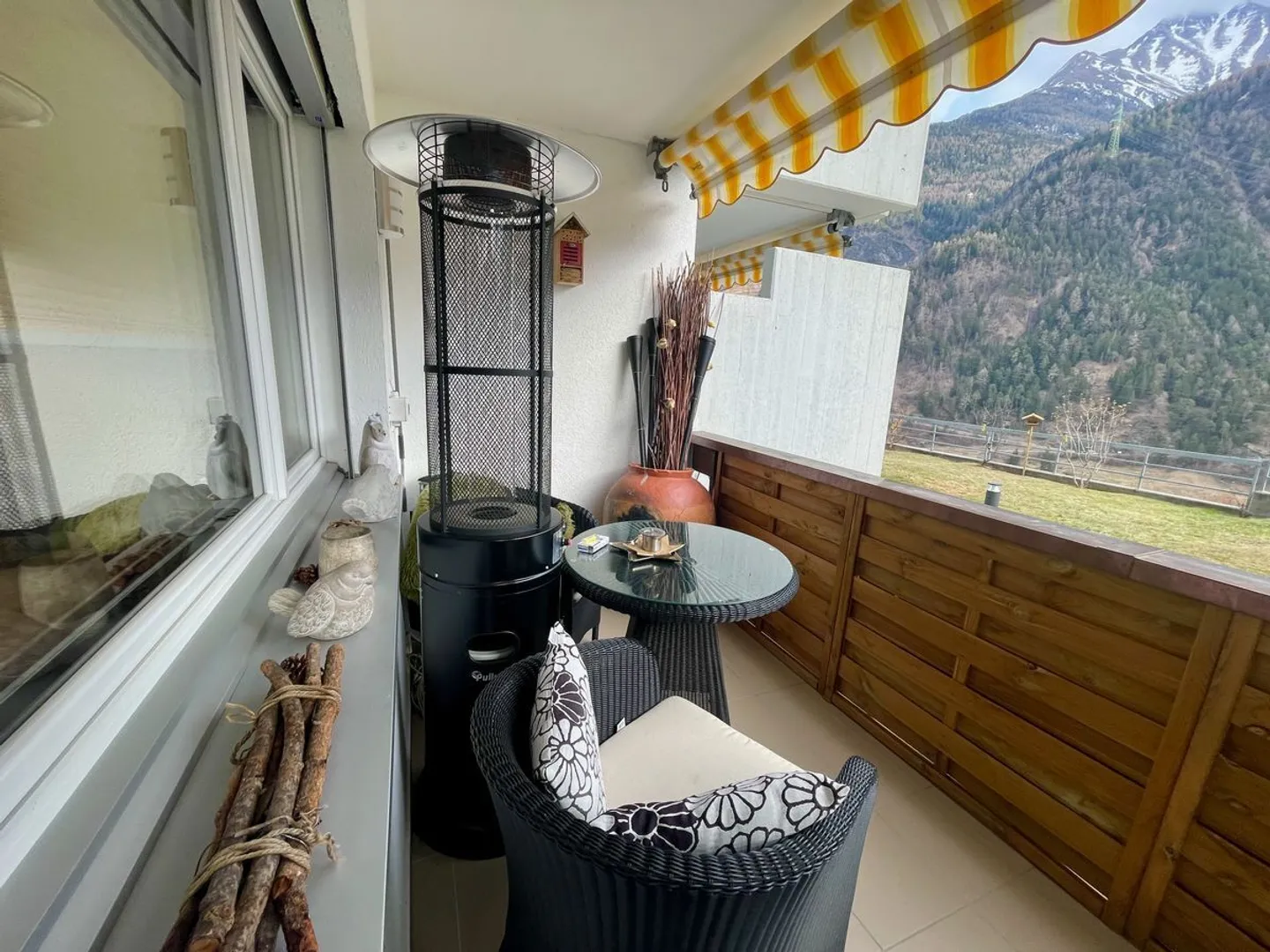 Completely renovated - sunny and quiet - Photo 3 of 3