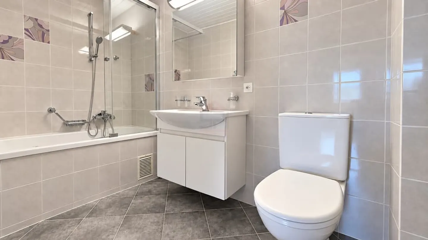 Elegante renovierte Familienimmobilie im Herzen einer grünen Umgebung - Foto 13 von 13