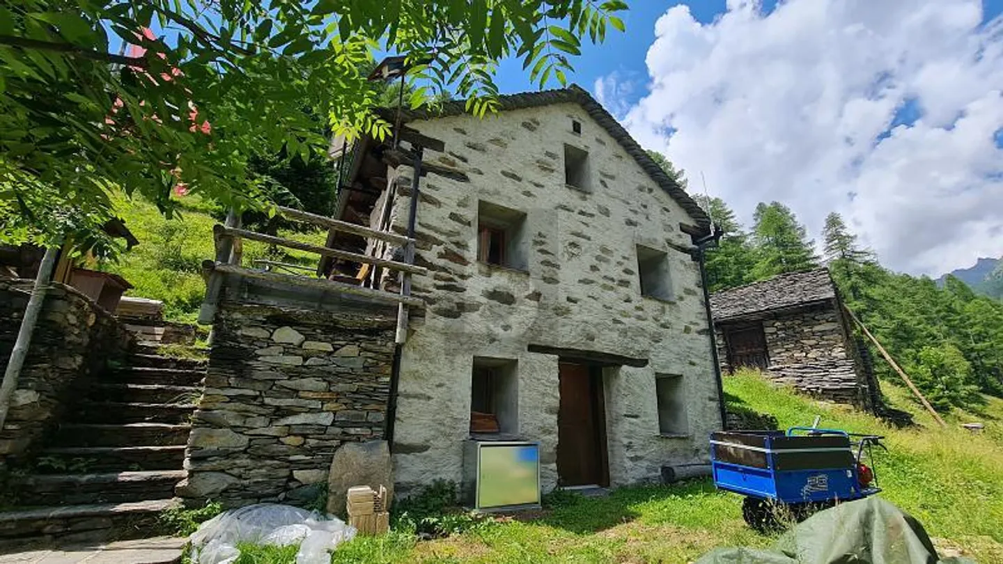 Chalet in vendita - Foto 2 di 6