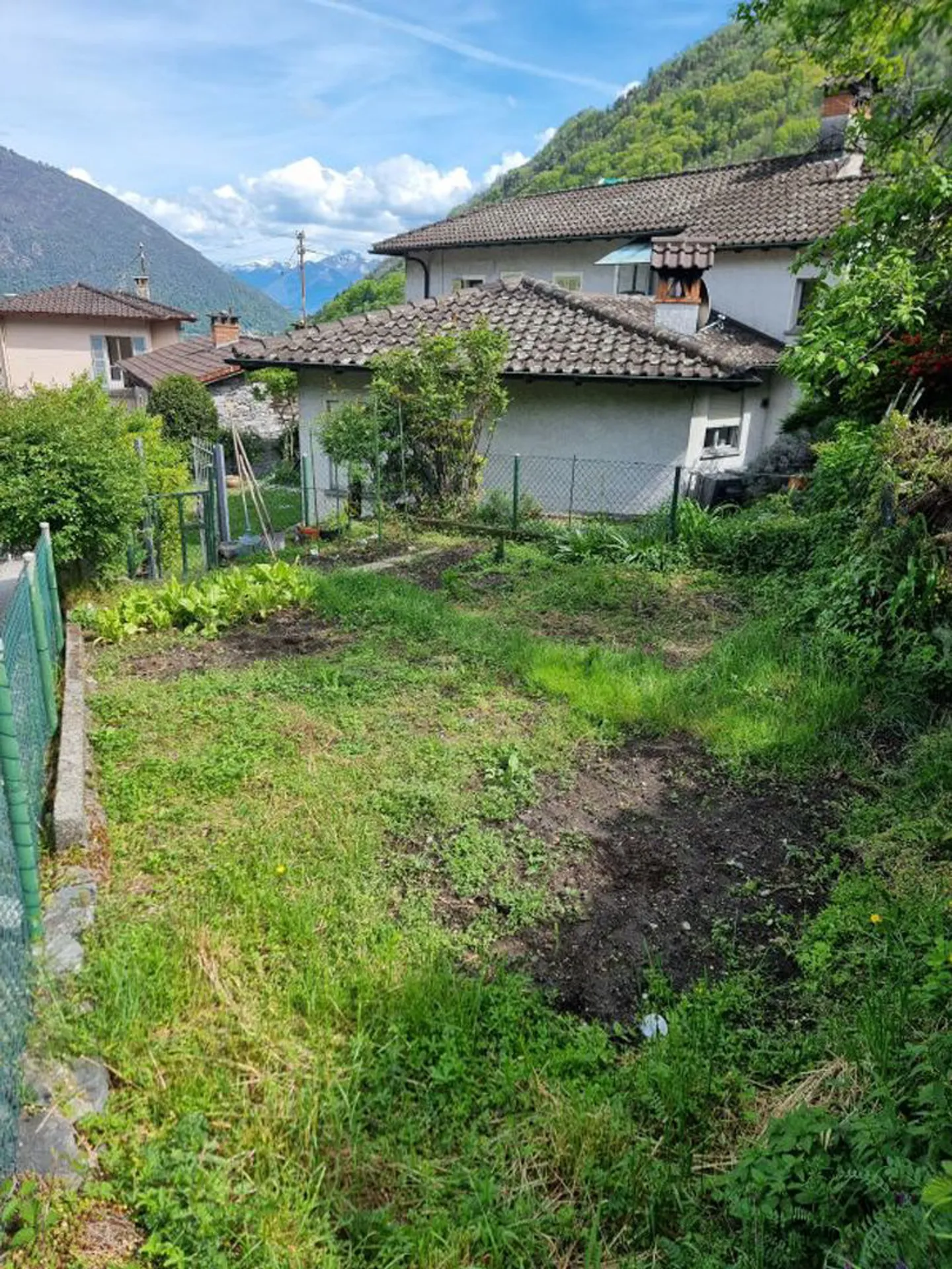 Casa di 4.5 locali + Rustico da ristrutturare, con giardino e posteggi | 4,5-Zimmer-Haus + Rustico zum Renovieren, mit Garten und Parkplätzen - Foto 7 di 7