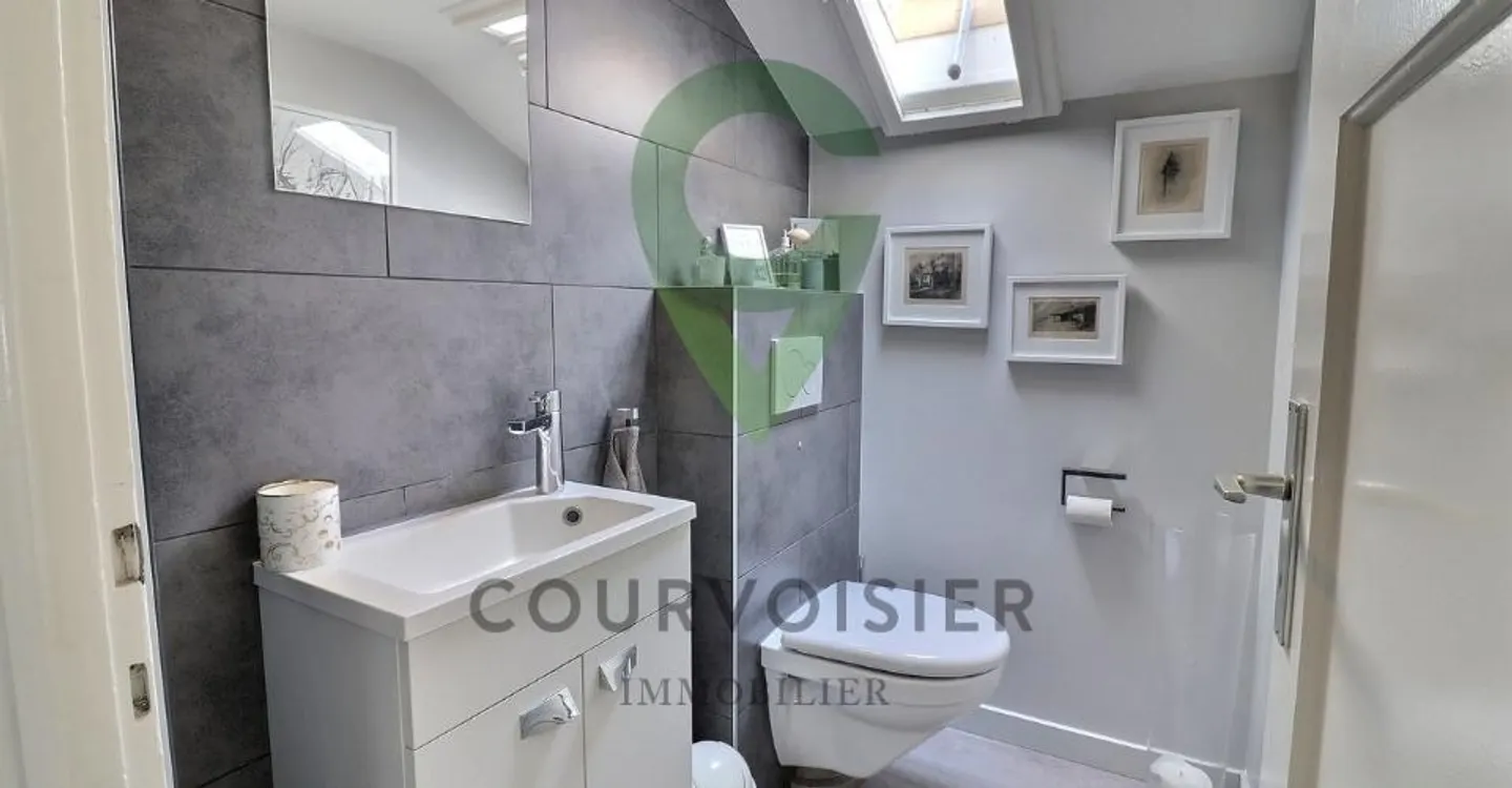 Magnificent property with two apartments and beautiful swimming pool - Photo 13 of 13
