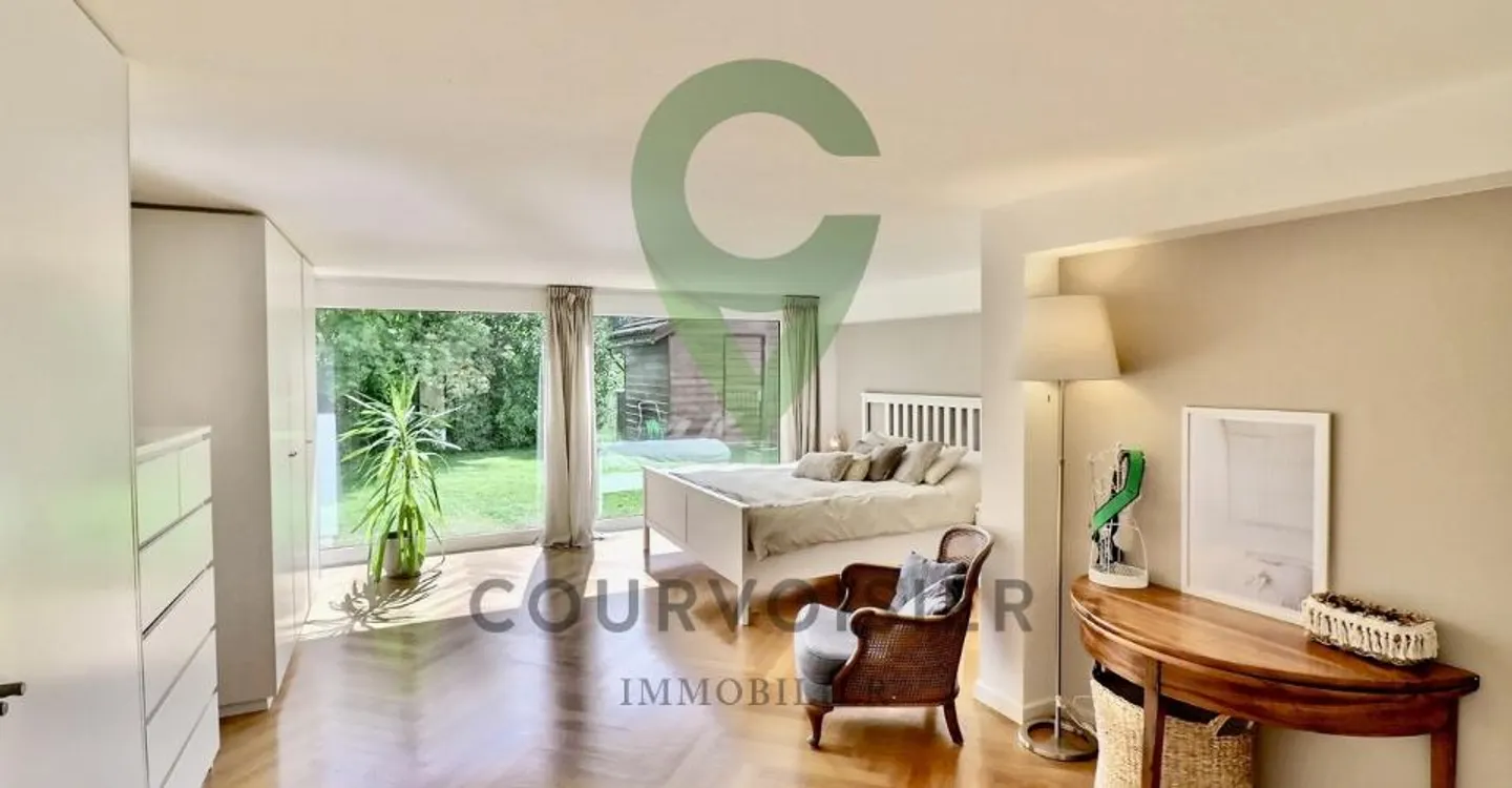 Magnificent property with two apartments and beautiful swimming pool - Photo 6 of 13