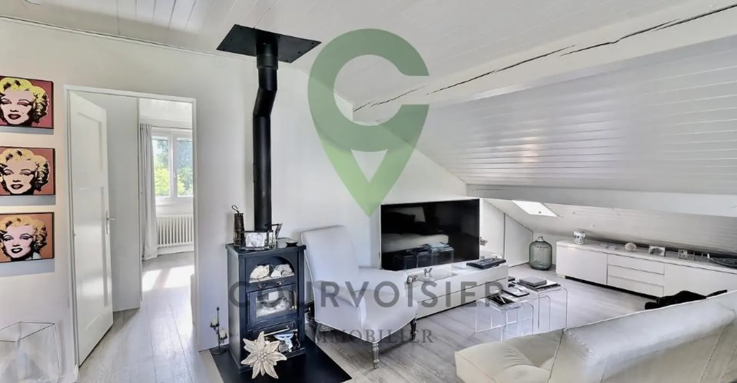 Magnificent property with two apartments and beautiful swimming pool - Photo 10 of 13