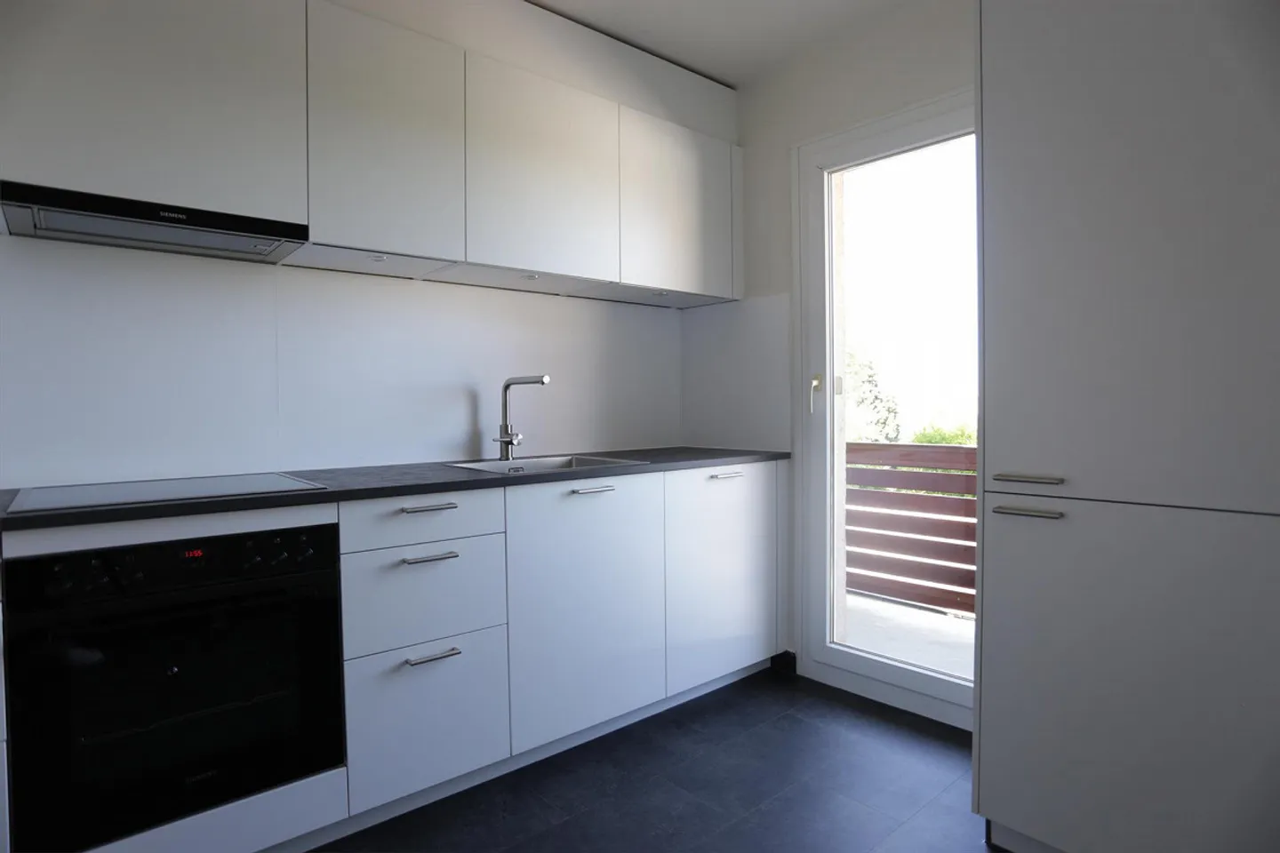 Renovierte Wohnung mit Balkonen - Foto 3 von 10