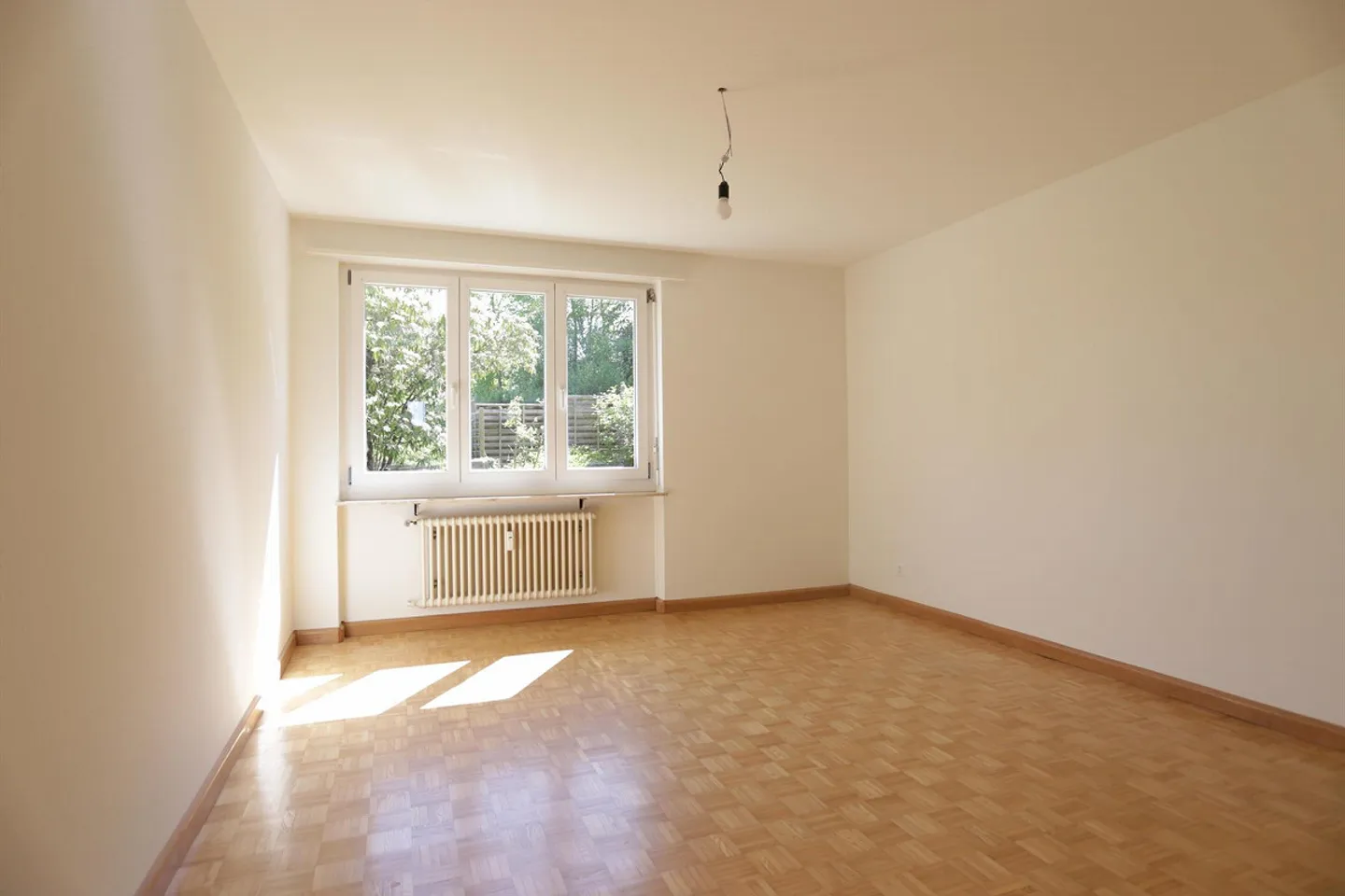Renovierte Wohnung mit Balkonen - Foto 8 von 10