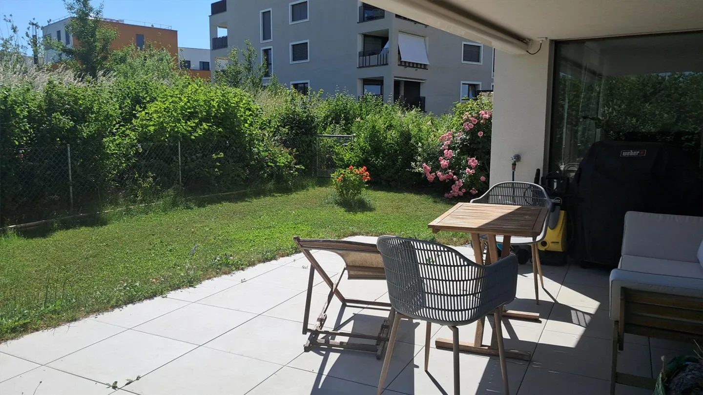Furnished apartment with garden and terrace + Parking - Photo 13 of 18