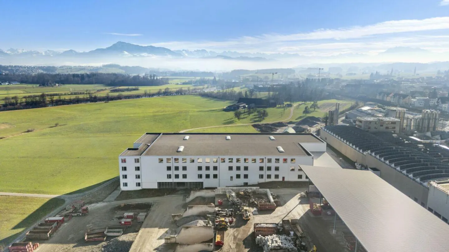 Neuer Industriekomplex in Sins - Foto 2 von 7