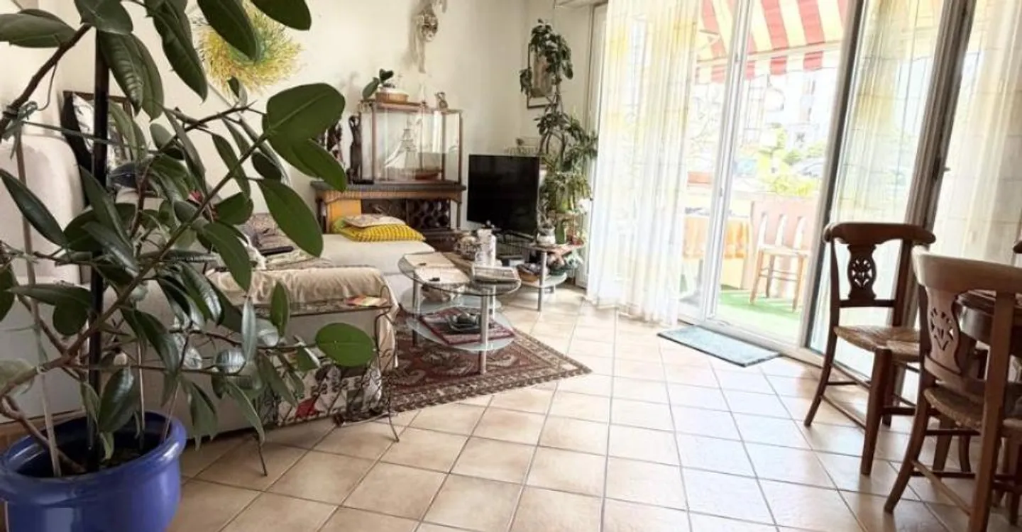 Charming 3.5-room apartment in Prilly - Photo 1 of 8