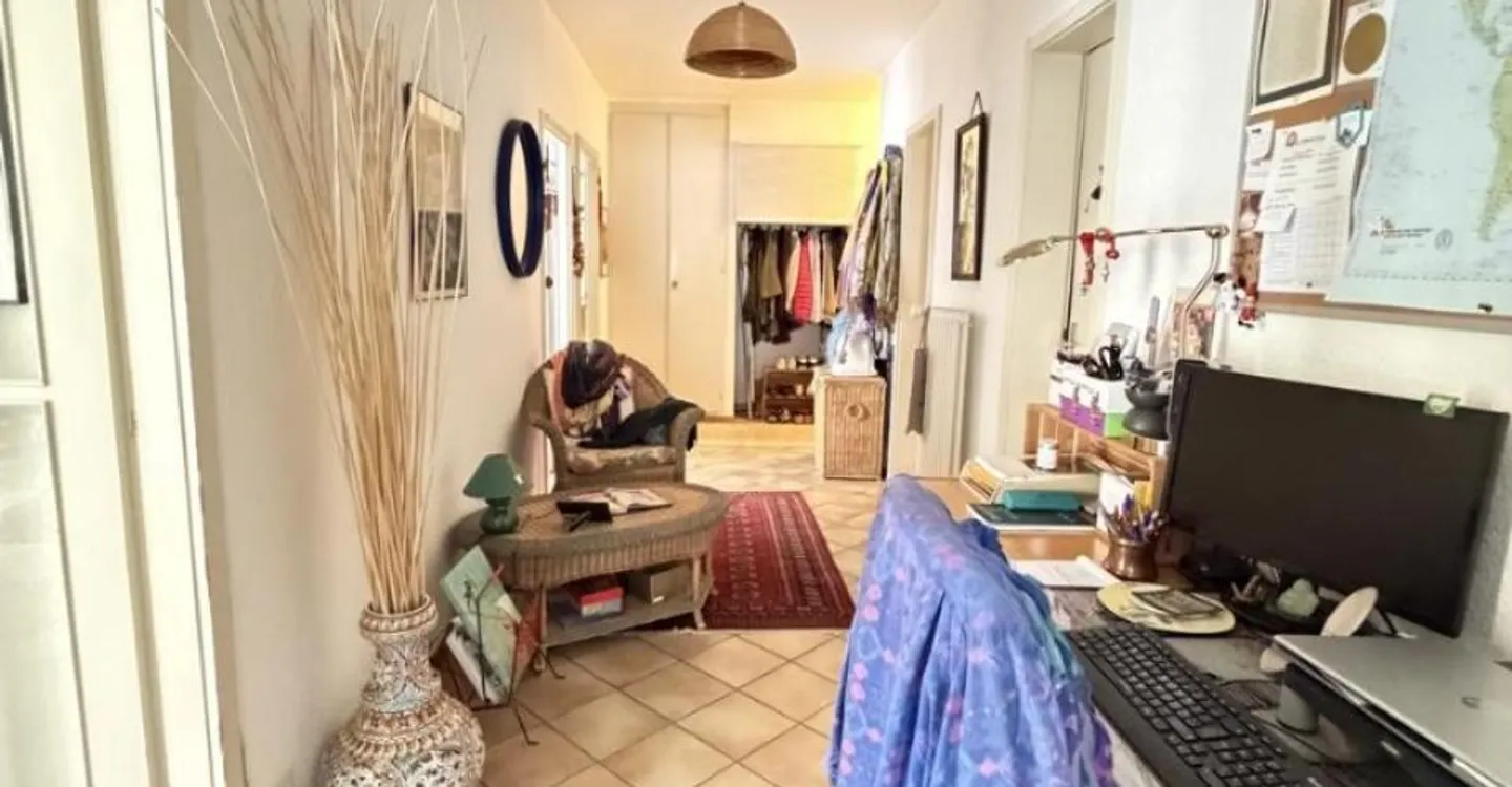 Charming 3.5-room apartment in Prilly - Photo 3 of 8