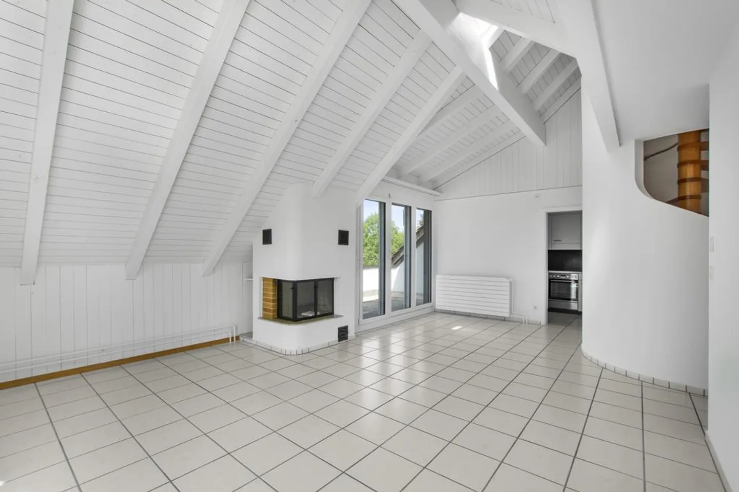 Teilsanierte 5.5-Zimmer-Galeriewohnung an ruhiger Lage - Foto 9 von 12