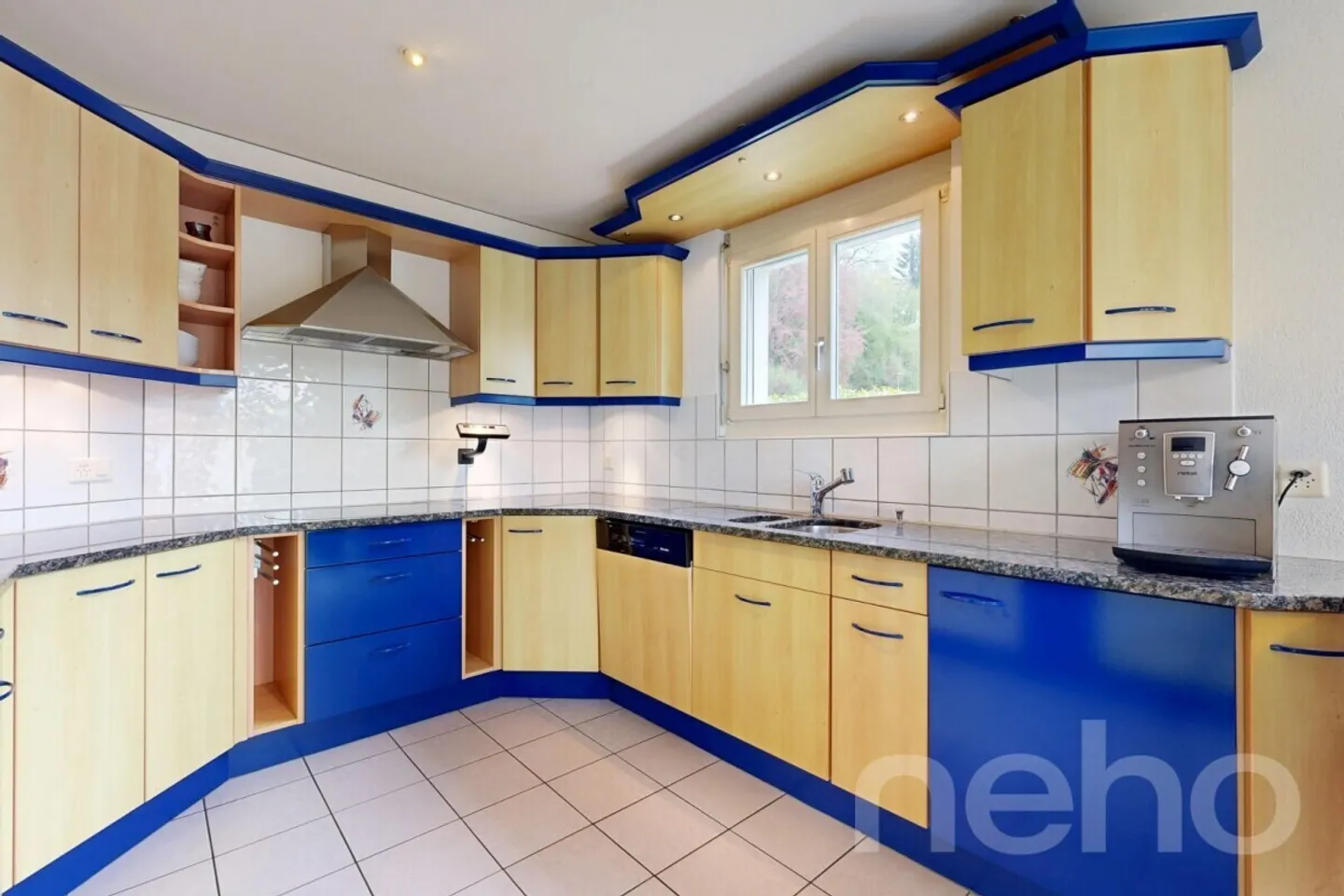 Stylish 6.5-room house in elevated location with panoramic view - Photo 7 of 12