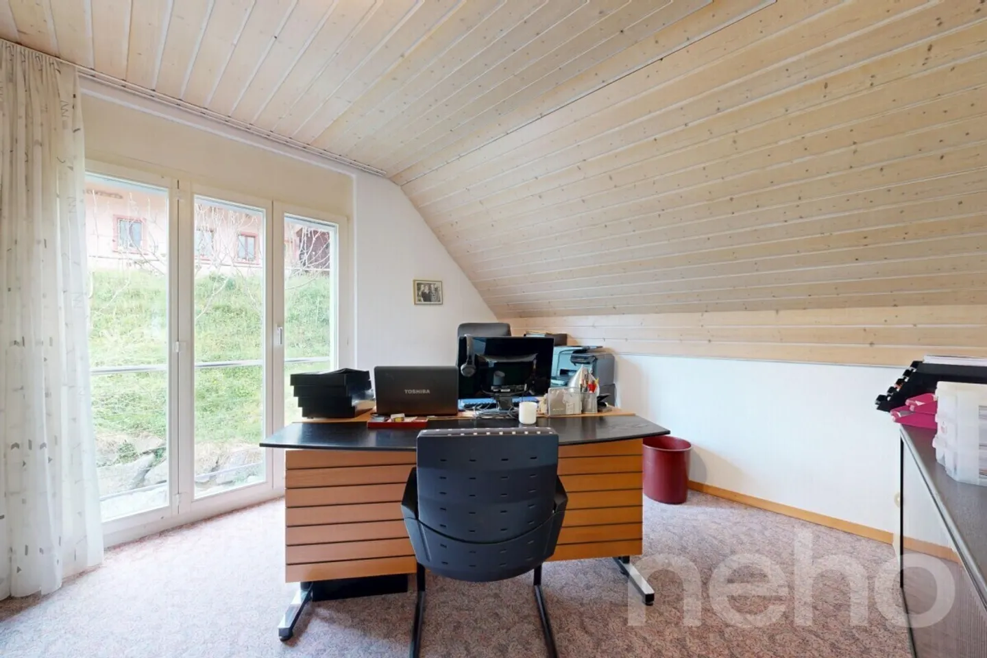 Stylish 6.5-room house in elevated location with panoramic view - Photo 5 of 12
