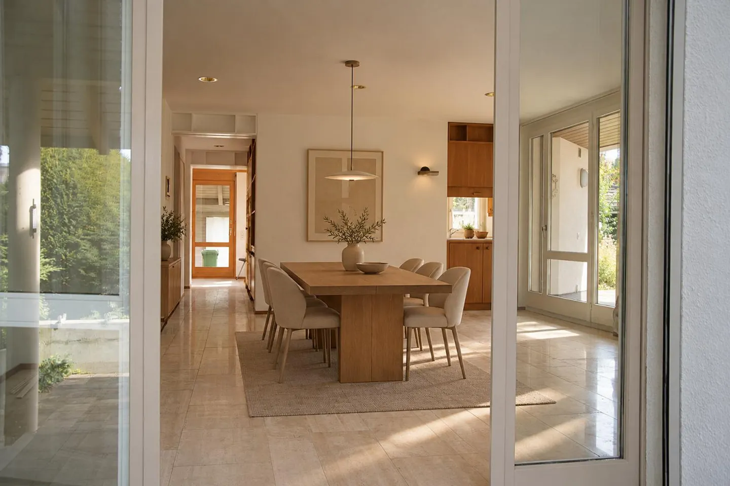 Spacious 7-room single-family house - Photo 3 of 9