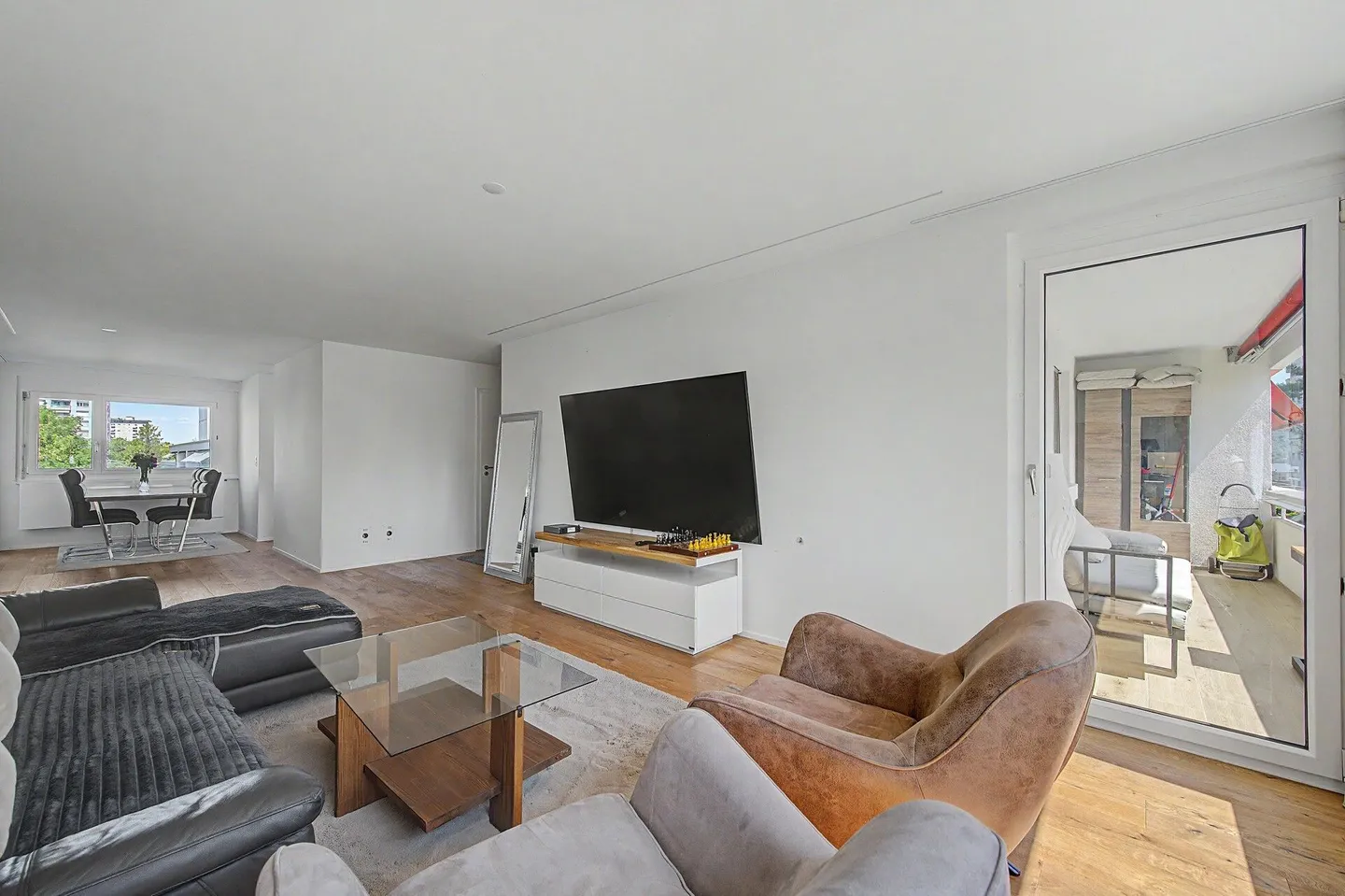 Completely modernized - live centrally and enjoy life! - Photo 6 of 15