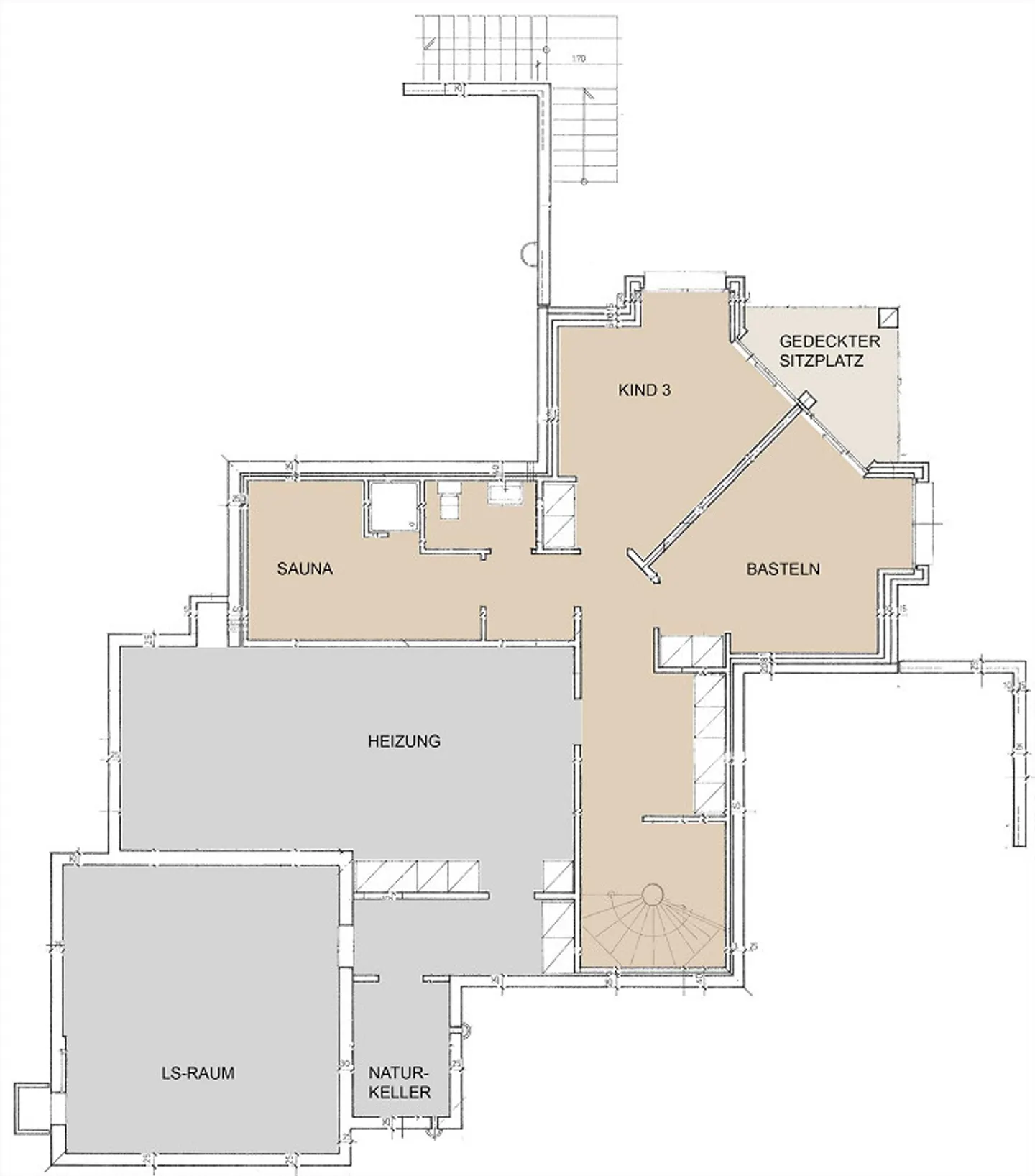 Spacious 7-room single-family house - Photo 9 of 9