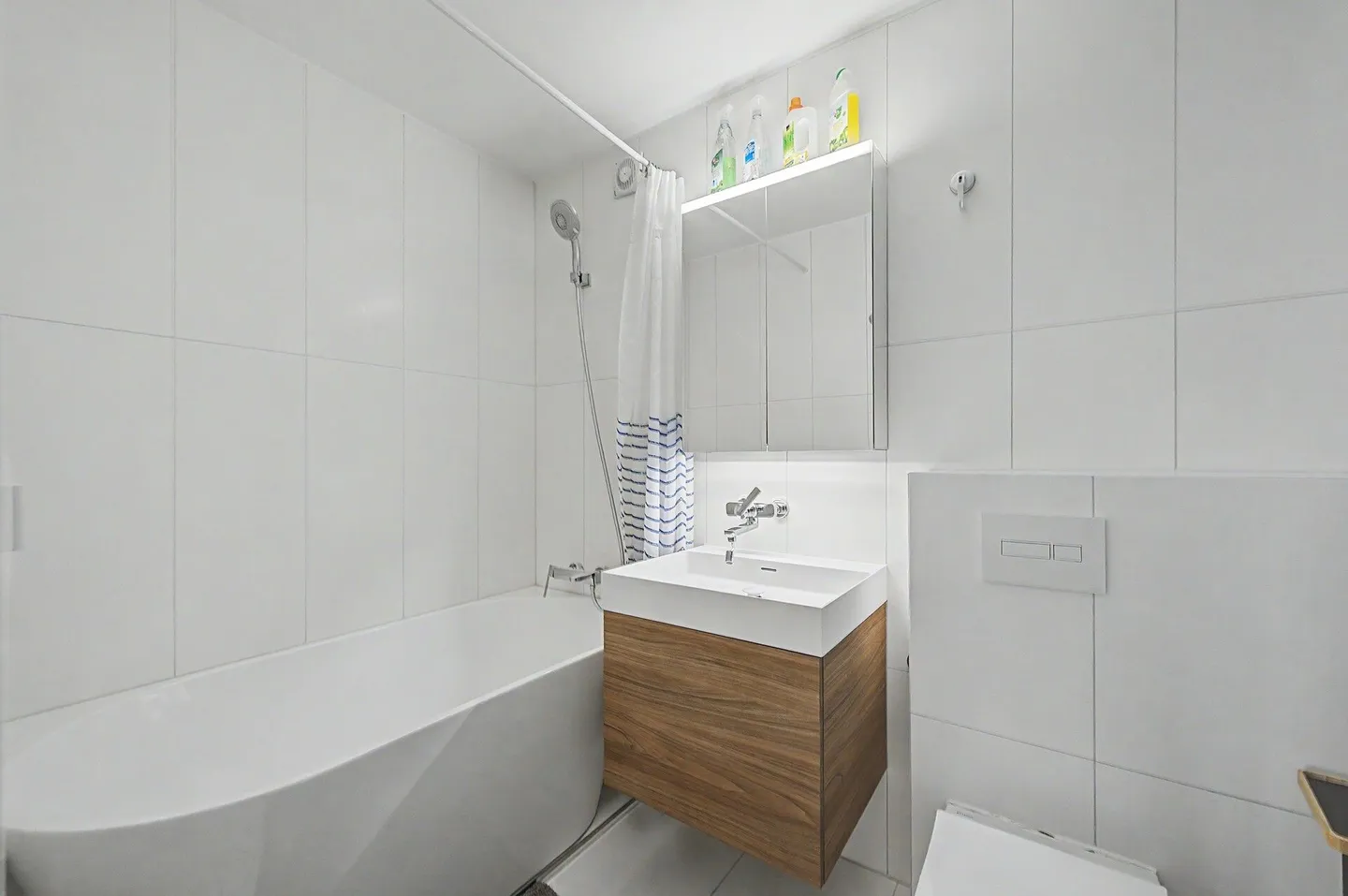 Completely modernized - live centrally and enjoy life! - Photo 12 of 15