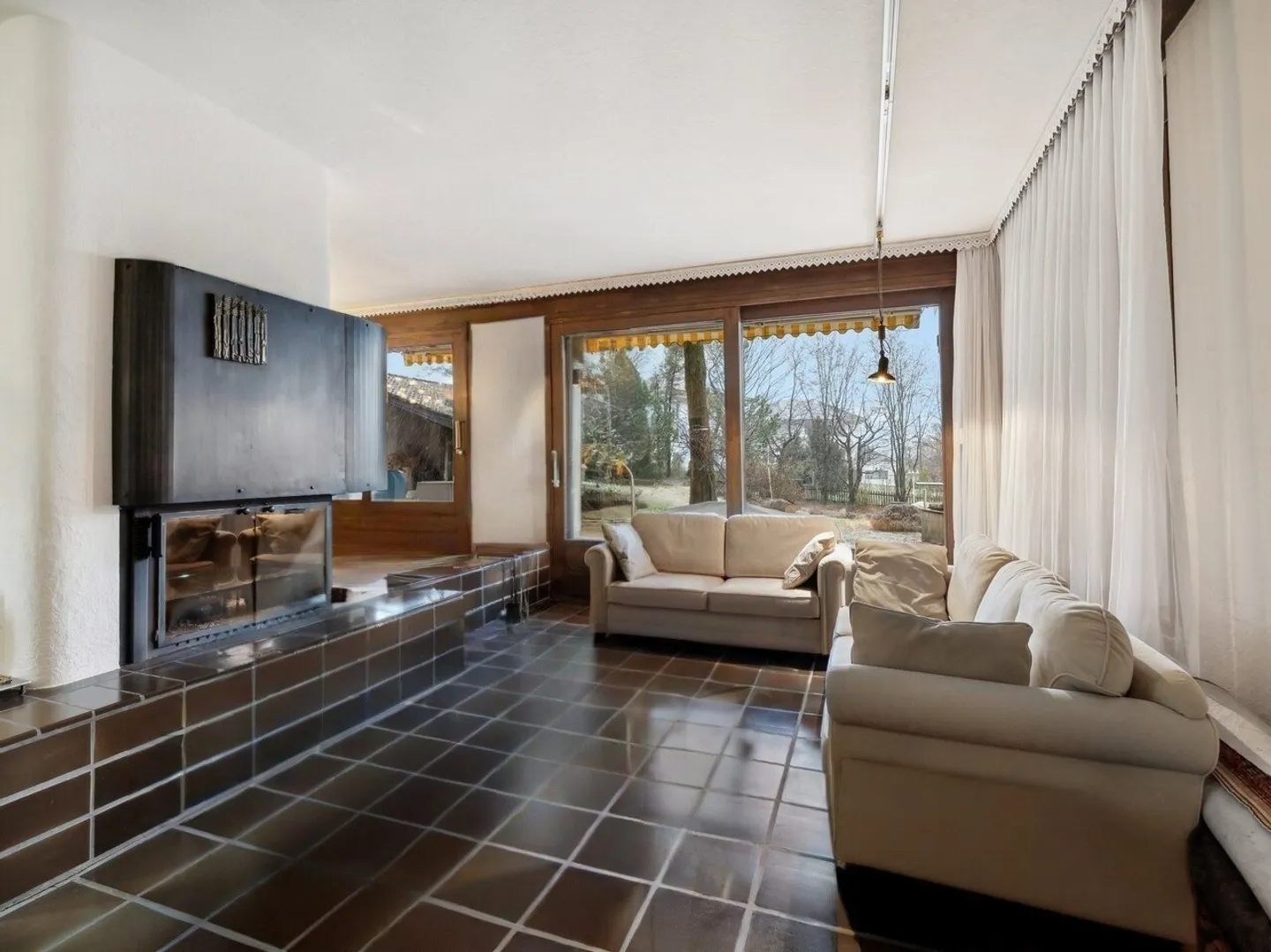 Versatile Country House in the Green for Living and Working - Photo 2 of 8