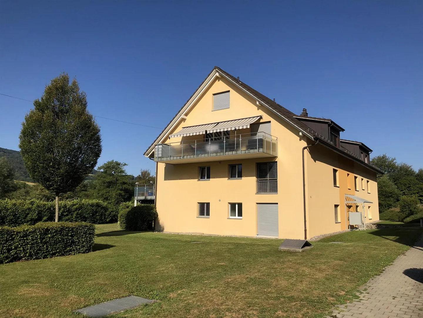 "Grosse Gartenwohnung mit 2 Bastelräumen" - Foto 2 von 8