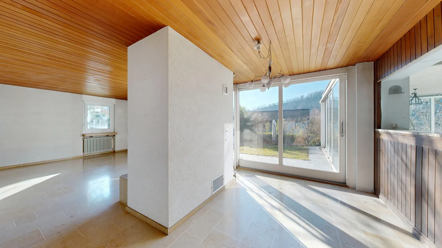 Geräumiges Einfamilienhaus mit Pool - Foto 7 von 33