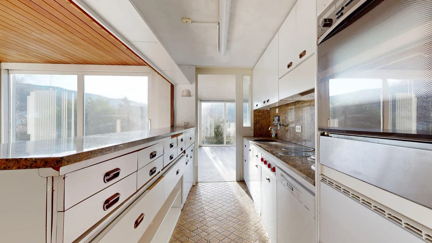 Geräumiges Einfamilienhaus mit Pool - Foto 9 von 33