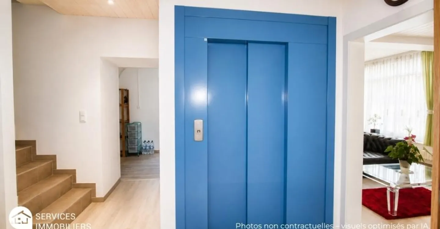 House adapted for people with reduced mobility with elevator - Photo 6 of 12