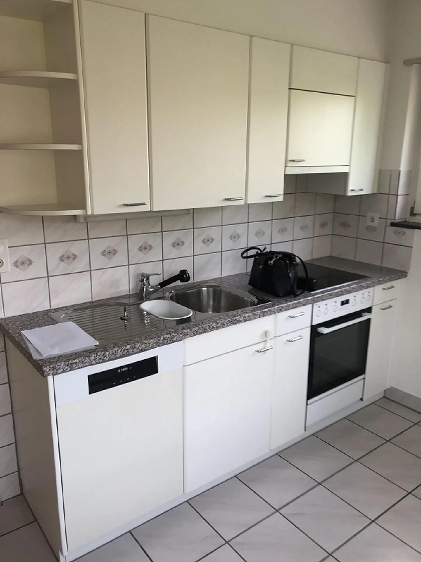 Belle appartement de 4 pièces au 1er étage avec balcon - Photo 2 sur 11