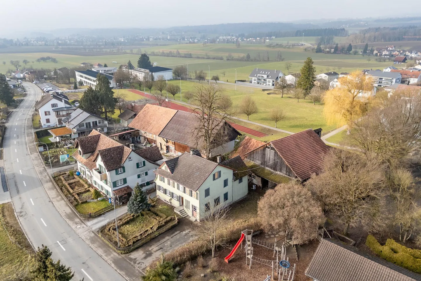 Maison à colombages historique avec un grand potentiel de conception - Photo 2 sur 17