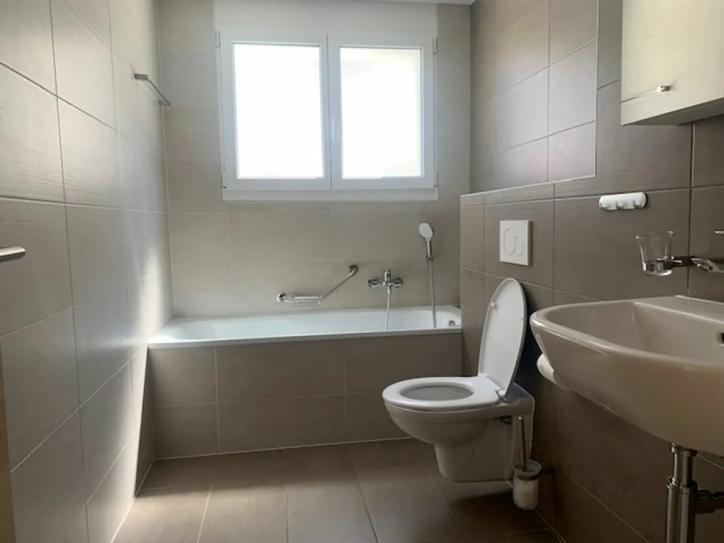 Charming 3.5 Room Apartment - Photo 8 of 10