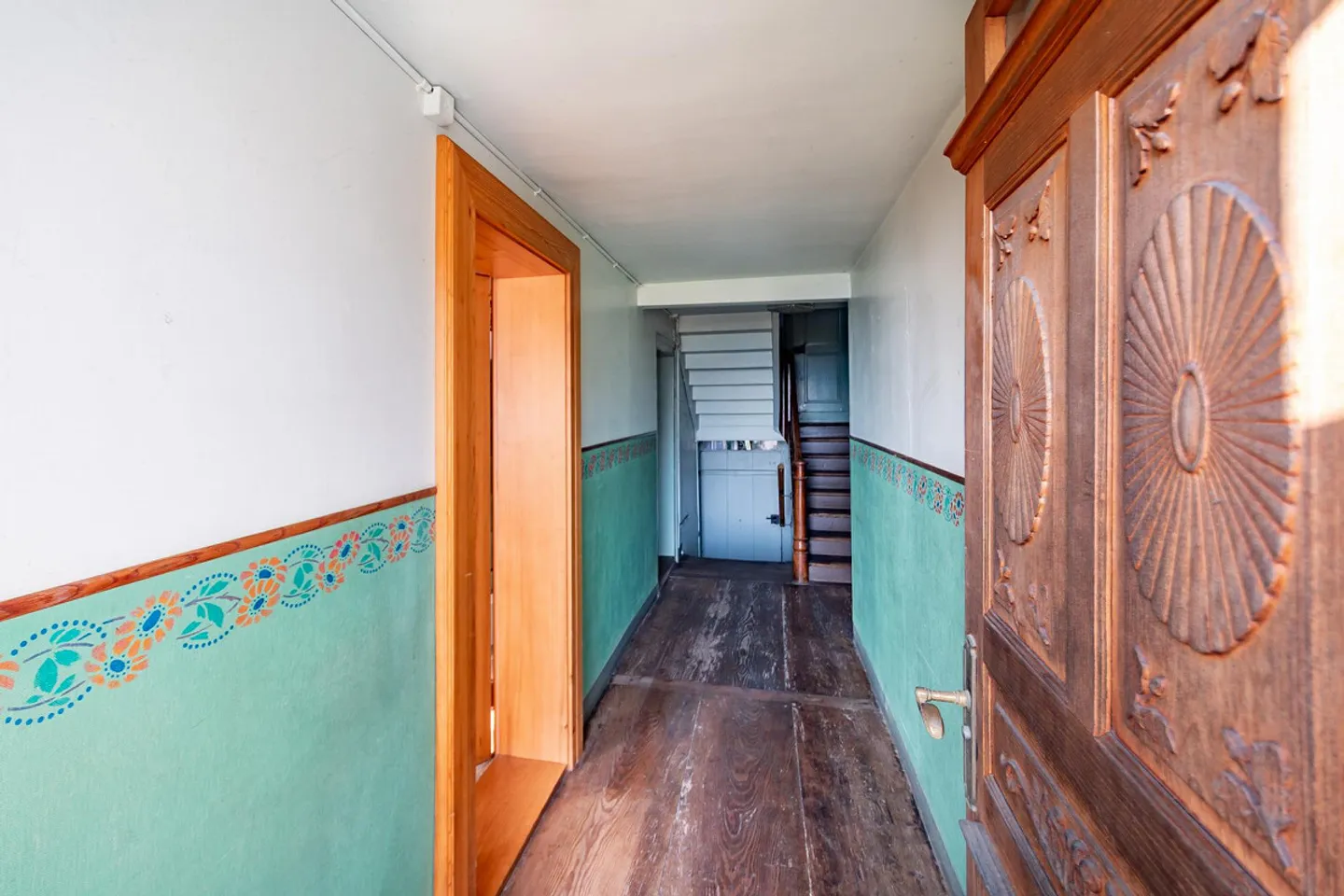 Maison à colombages historique avec un grand potentiel de conception - Photo 4 sur 17