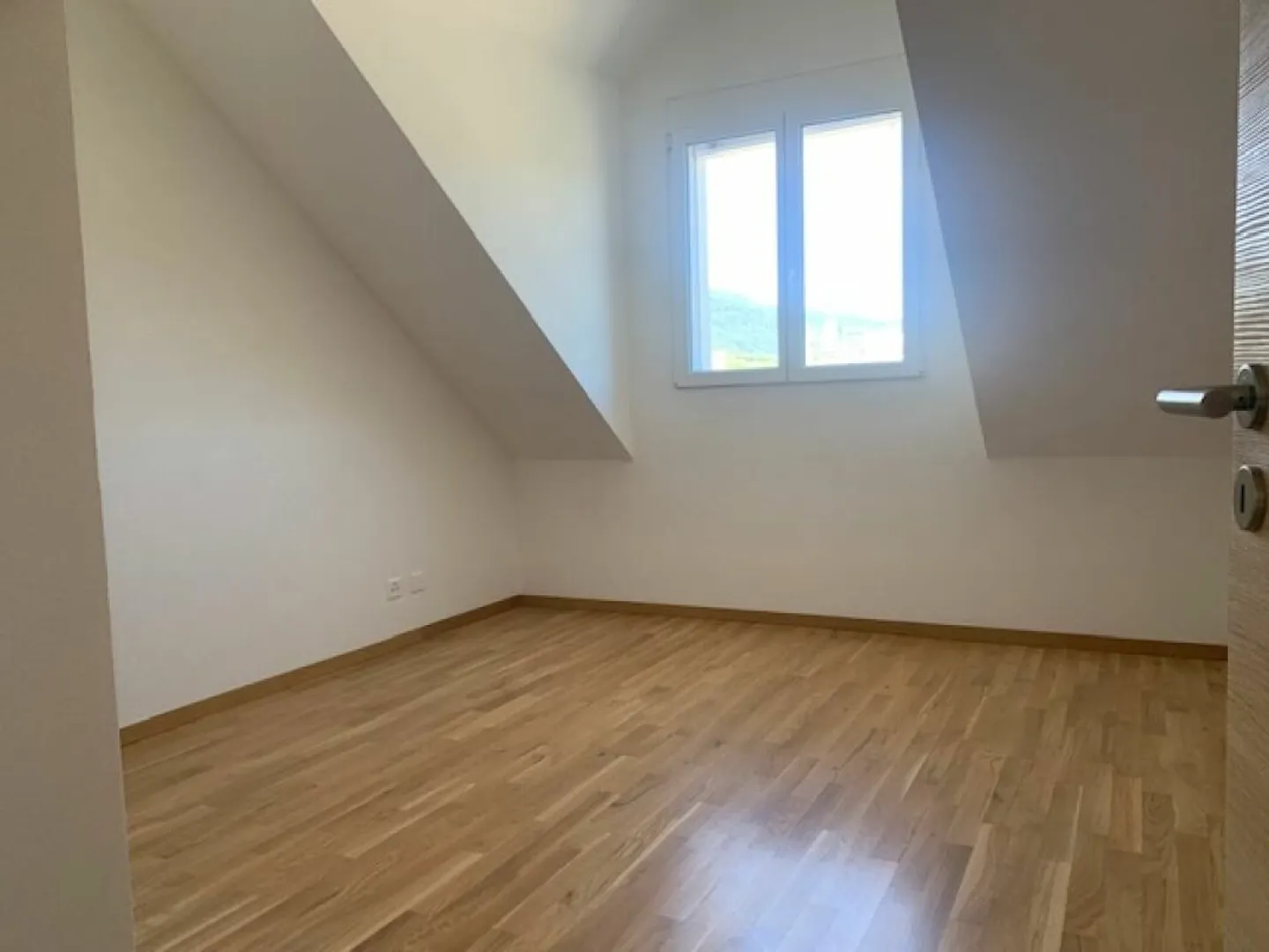 Charming 3.5 Room Apartment - Photo 5 of 10