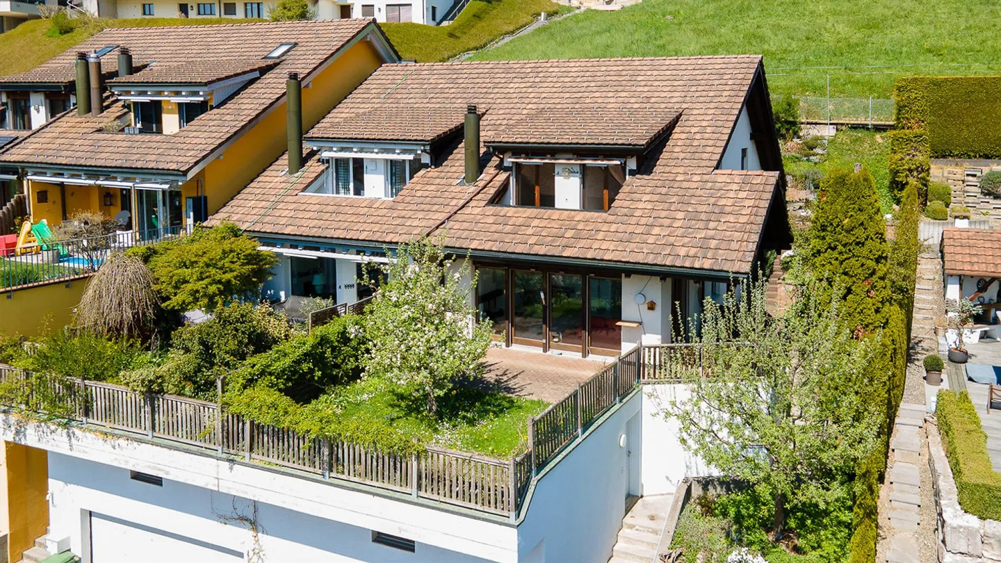 Charmantes Doppelhaus in Ägerital - Foto 1 von 7