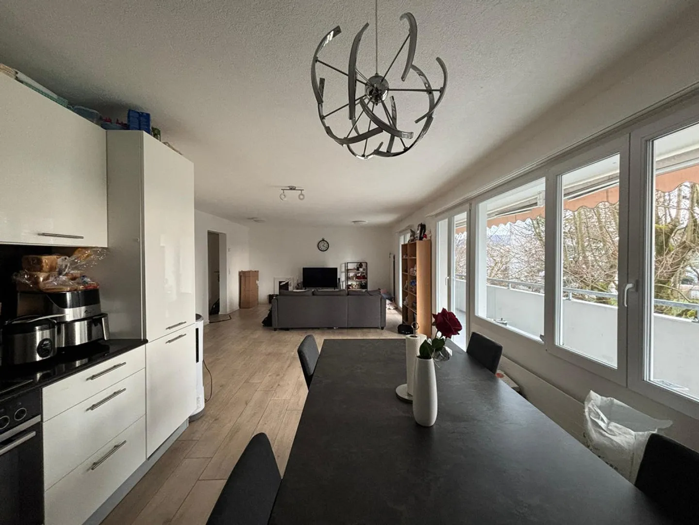 Appartement lumineux 4.5 pièces - Photo 2 sur 12