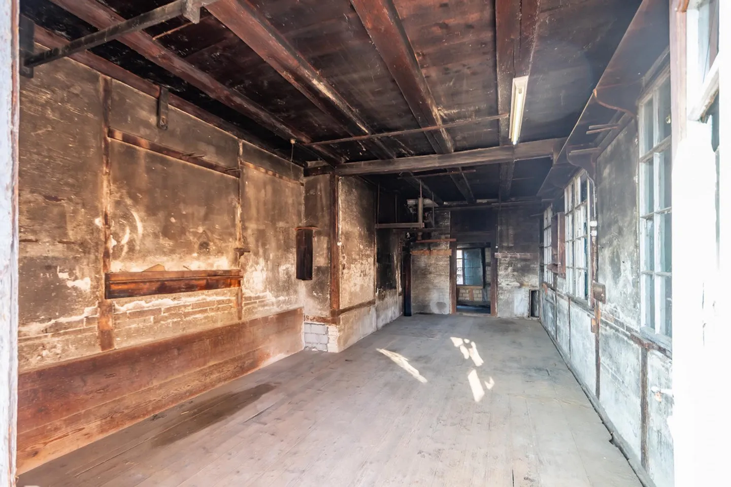 Maison à colombages historique avec un grand potentiel de conception - Photo 13 sur 17