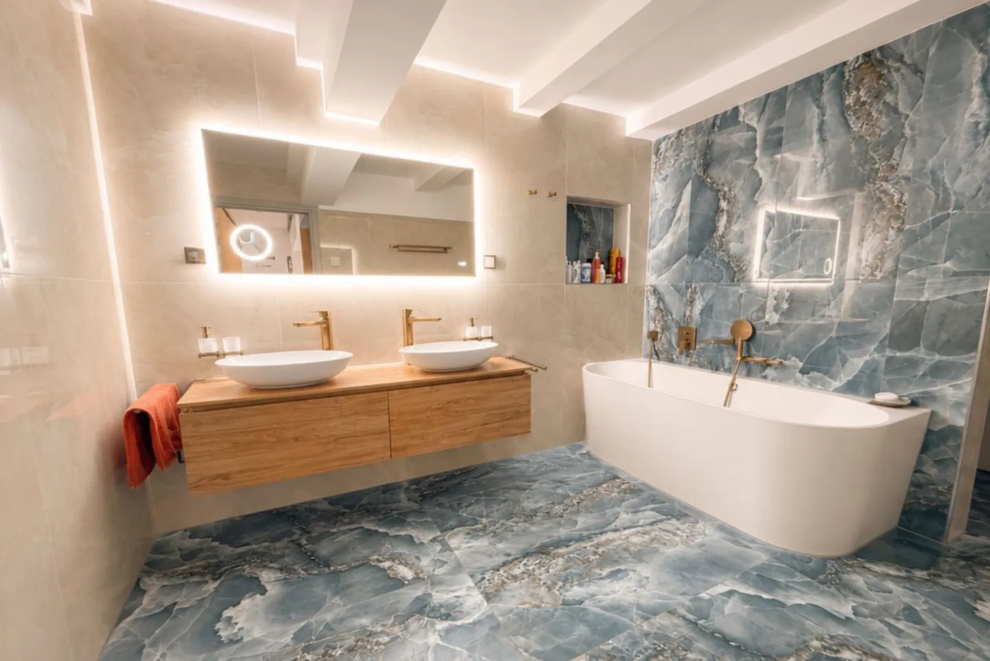 Appartement luxueux avec beaucoup de lumière - Photo 1 sur 13