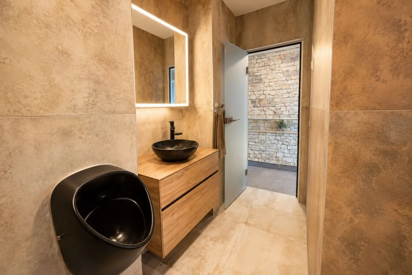 Appartement luxueux avec beaucoup de lumière - Photo 8 sur 13