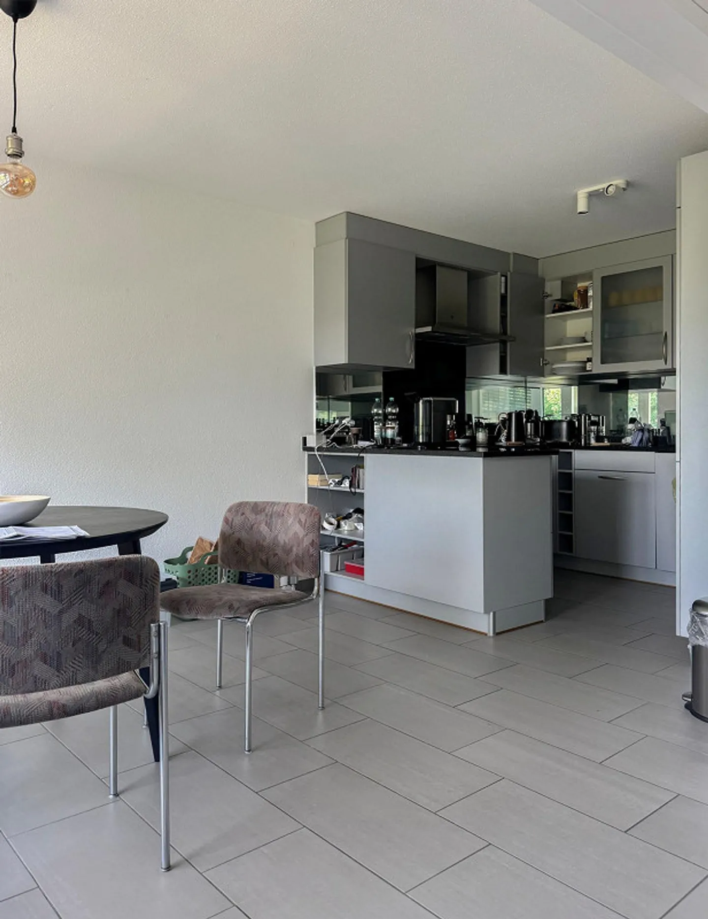 Appartement spacieux avec vue au 8ème étage ! - Photo 4 sur 12