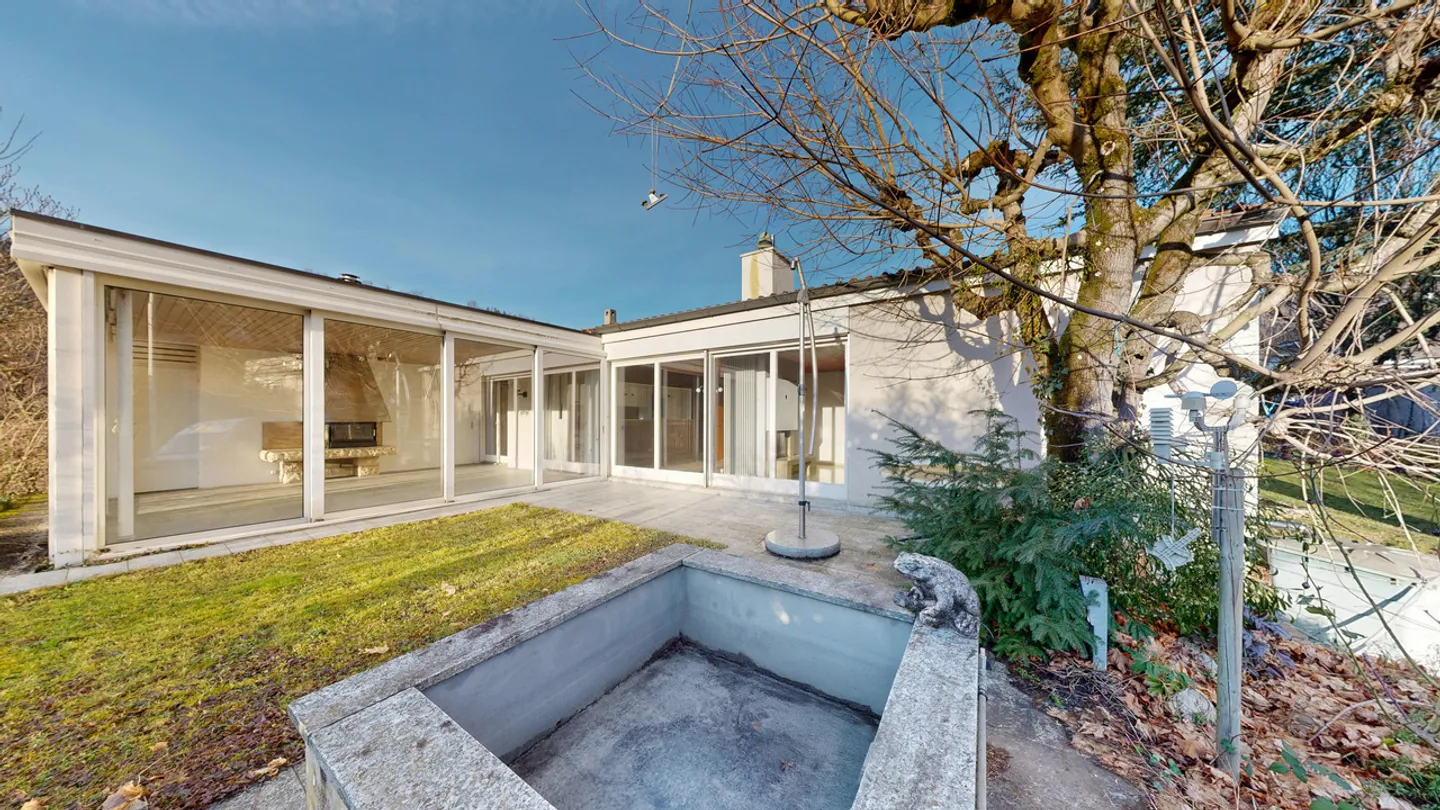 Geräumiges Einfamilienhaus mit Pool - Foto 28 von 33