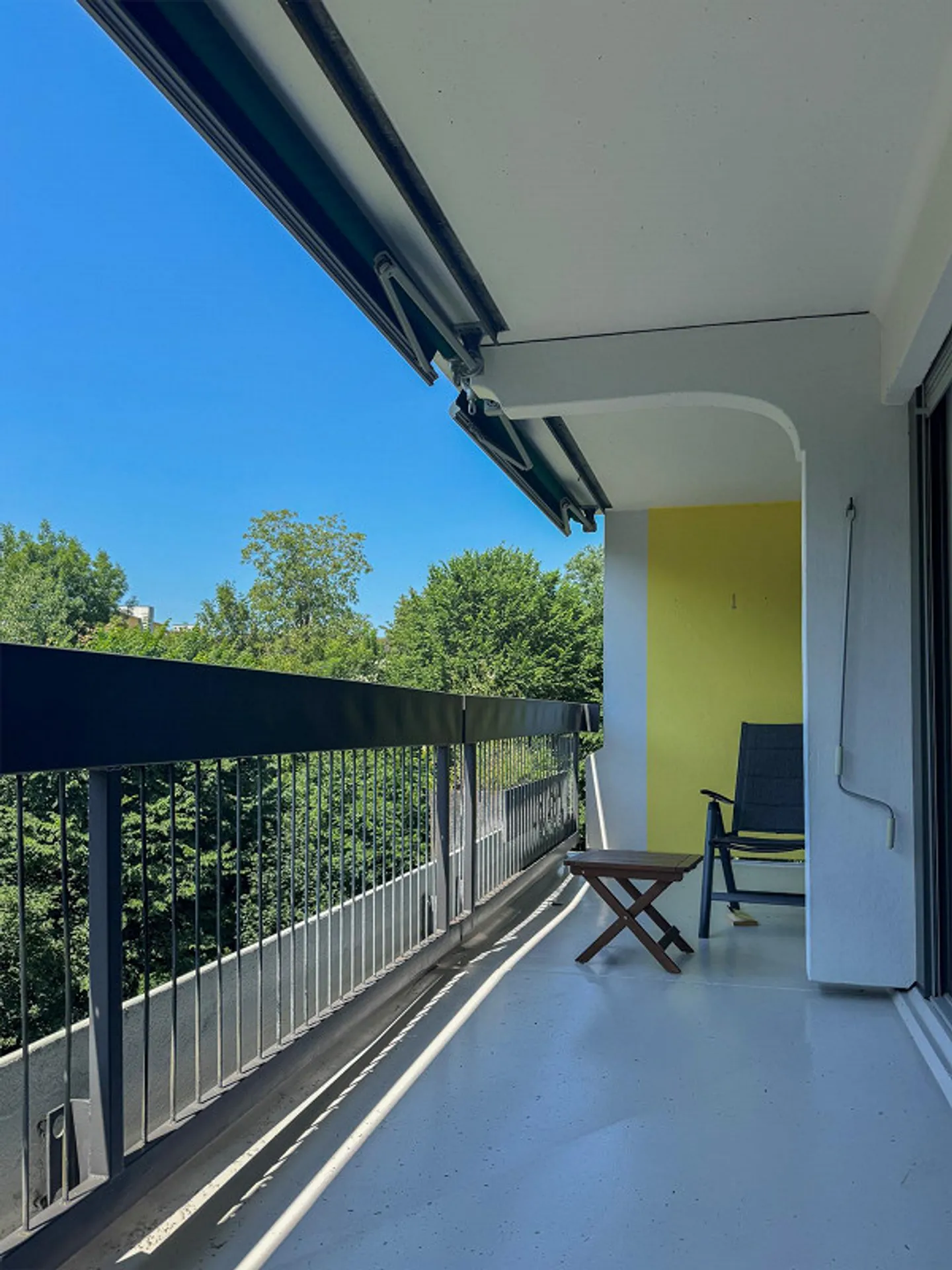 Appartement spacieux avec vue au 8ème étage ! - Photo 6 sur 12