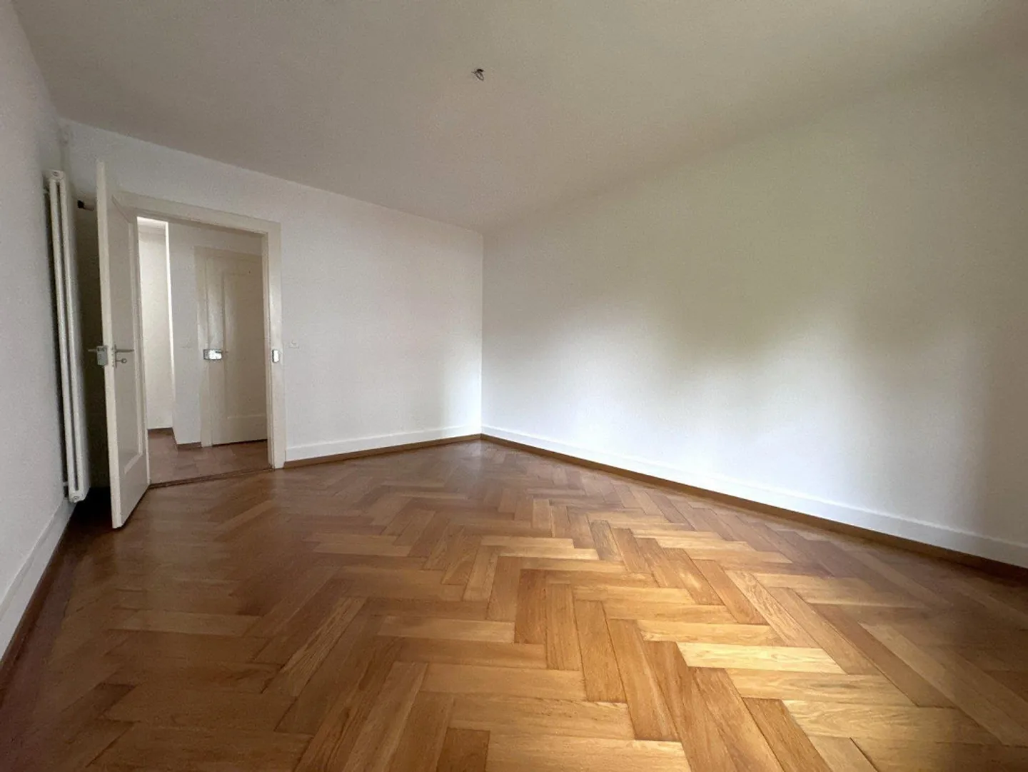 Spacious 2.5 room apartment in a prime location for rent - Photo 3 of 6