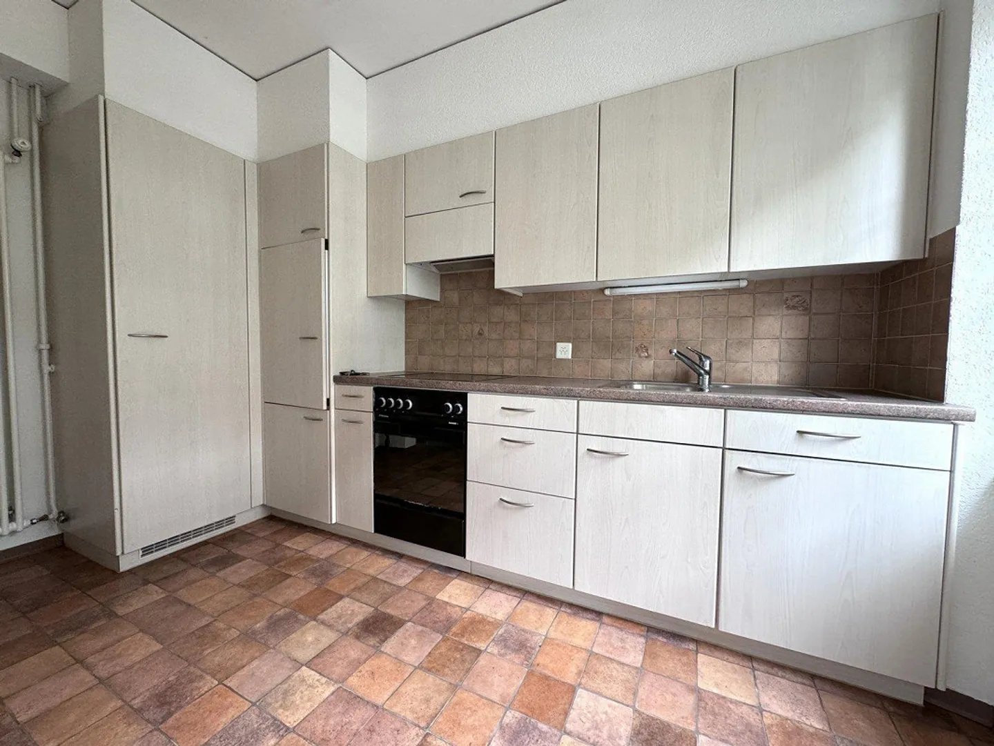 Spacious 2.5 room apartment in a prime location for rent - Photo 6 of 6