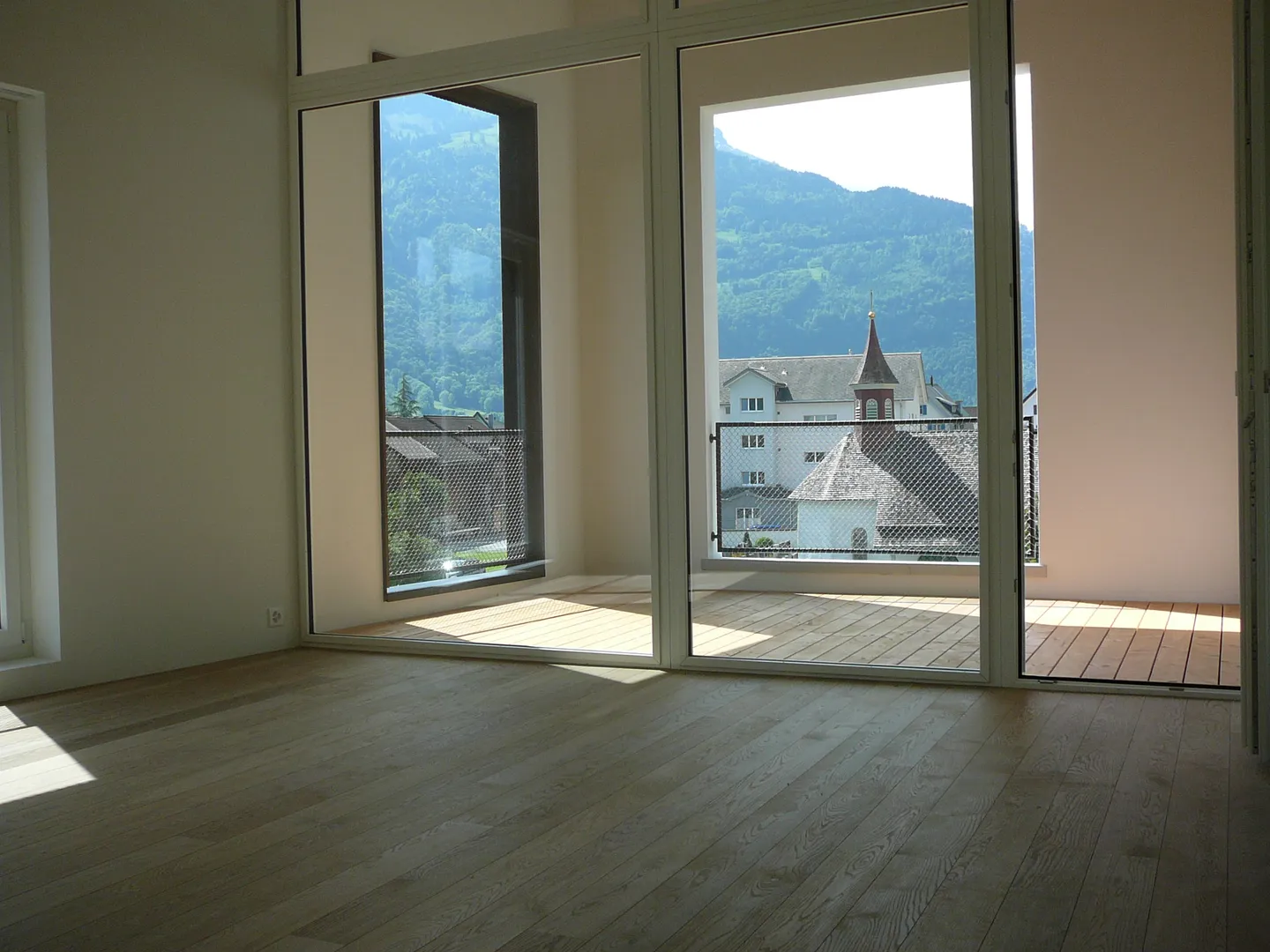 attractive penthouse in a sunny location - Photo 3 of 13