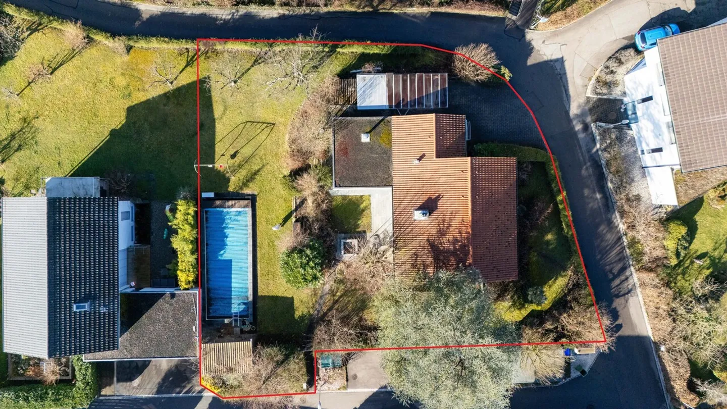 Geräumiges Einfamilienhaus mit Pool - Foto 29 von 33