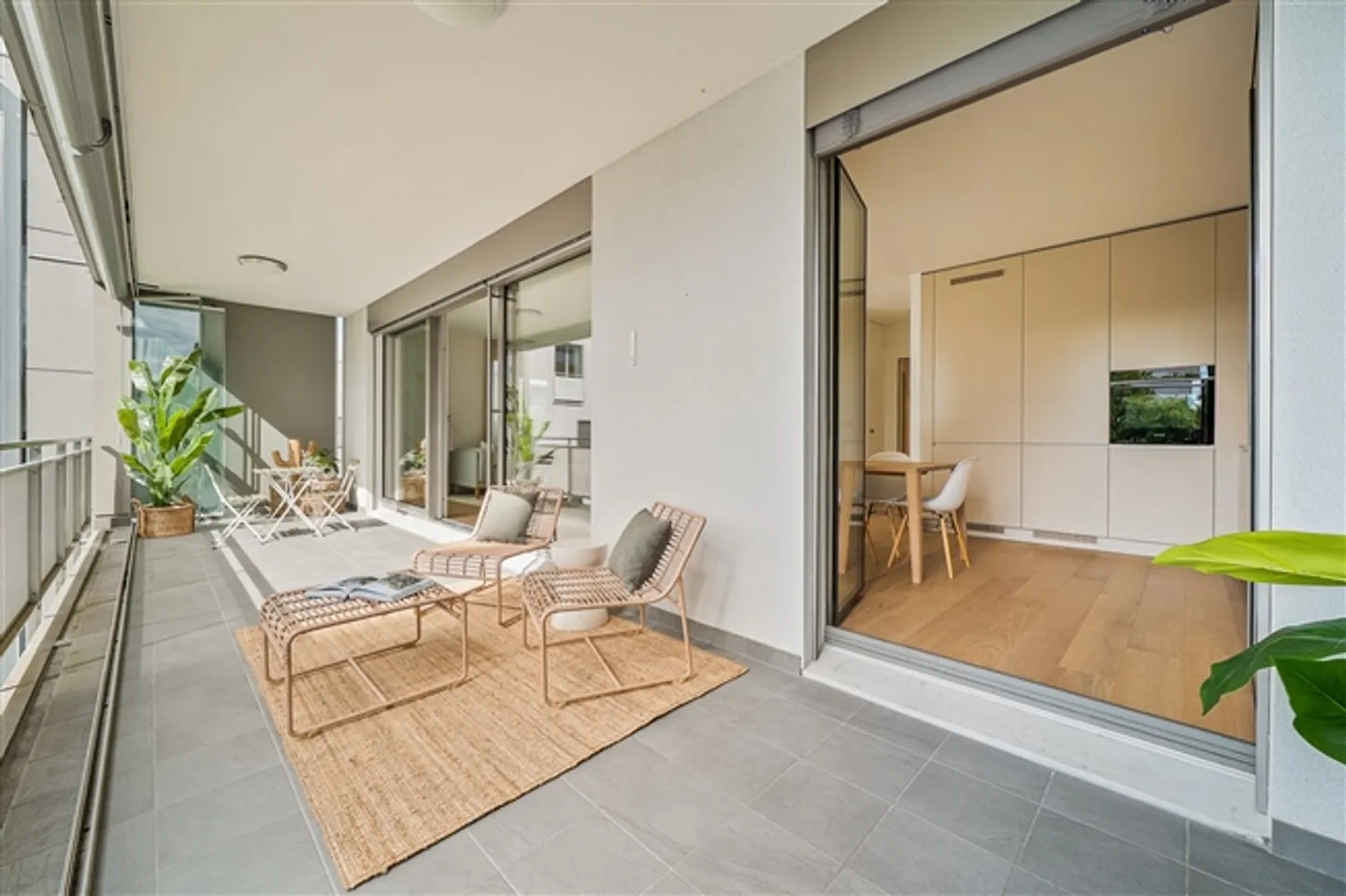 Appartement lumineux et rénové de 4 pièces dans la résidence Les Cèdres de Cologny - Photo 1 sur 10