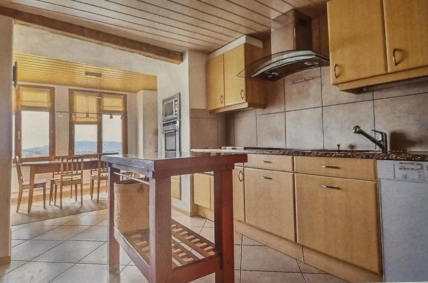 Prächtiges historisches Gebäude aus dem 15. Jahrhundert mit Gewerberaum und Wohnungen - Foto 12 von 17