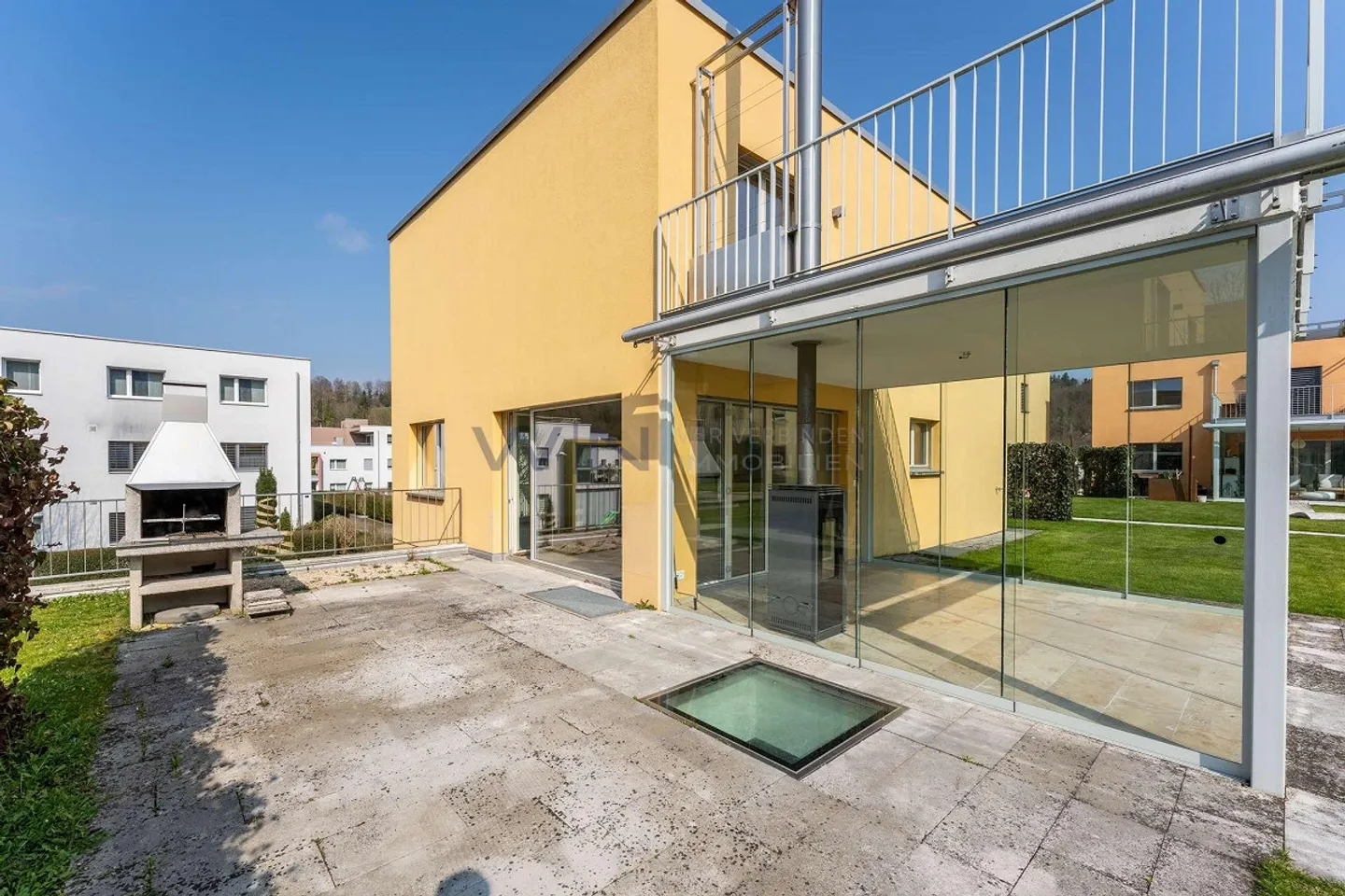 Modernes freistehendes Haus in ruhiger Lage - Foto 3 von 13