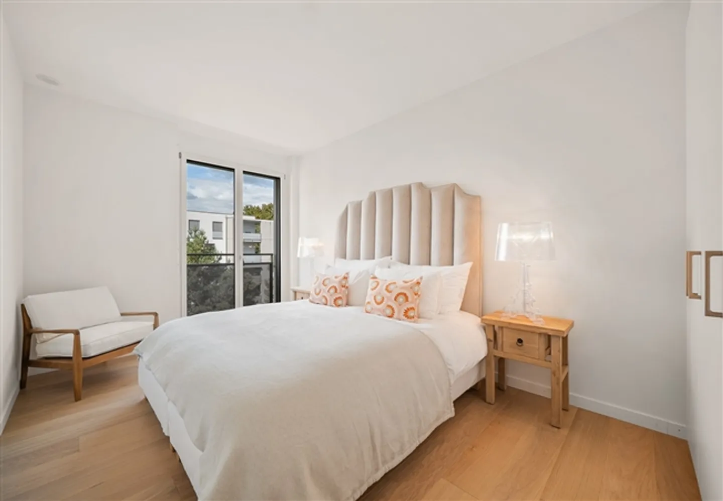 Appartement lumineux et rénové de 4 pièces dans la résidence Les Cèdres de Cologny - Photo 4 sur 10