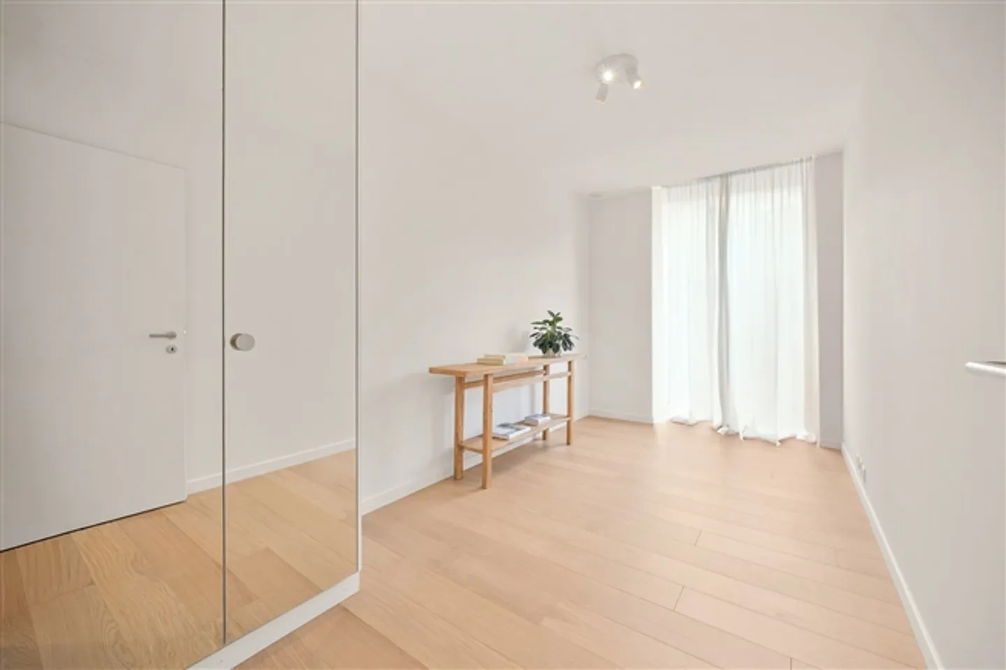 Appartement lumineux et rénové de 4 pièces dans la résidence Les Cèdres de Cologny - Photo 5 sur 10