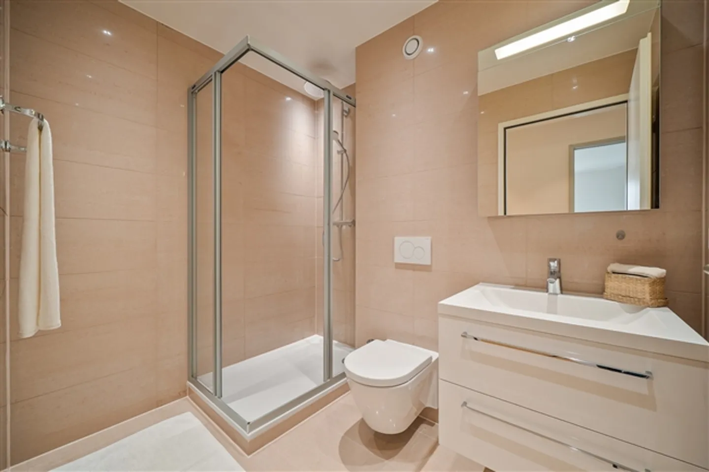 Appartement lumineux et rénové de 4 pièces dans la résidence Les Cèdres de Cologny - Photo 7 sur 10